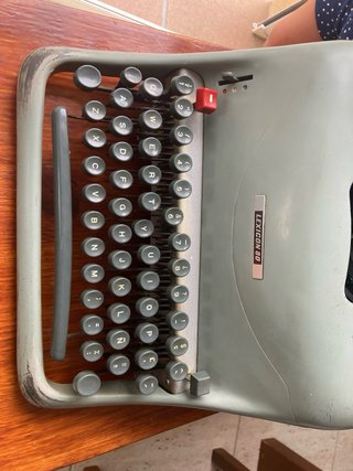 Máquina de escribir Hispano Olivetti Lexicon 80