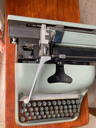 Máquina de escribir Hispano Olivetti Lexicon 80