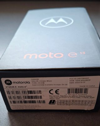 Motorola E13 con caricabatteria