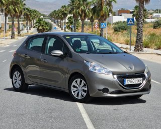 Peugeot 208 2012