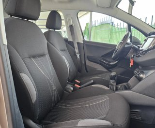 Peugeot 208 2012