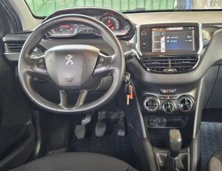 Peugeot 208 2012