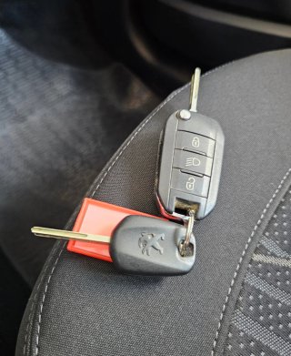 Peugeot 208 2012