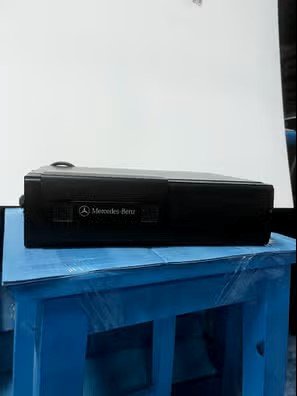 Caja CD Mercedes-Benz Negra