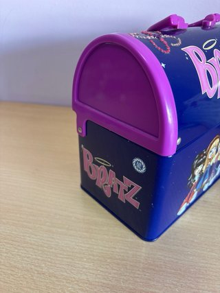 Baúl Bratz Metálico Azul y Morado