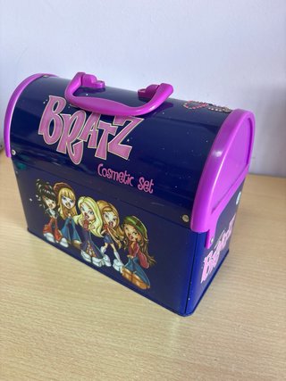 Baúl Bratz Metálico Azul y Morado