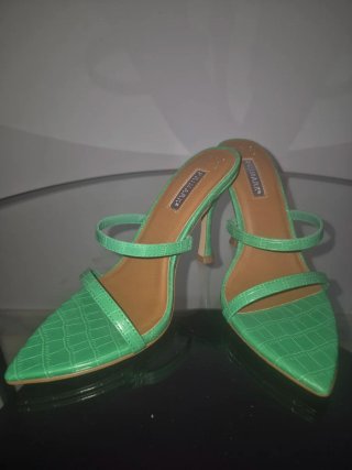 Zapatos de tacón verdes Primark