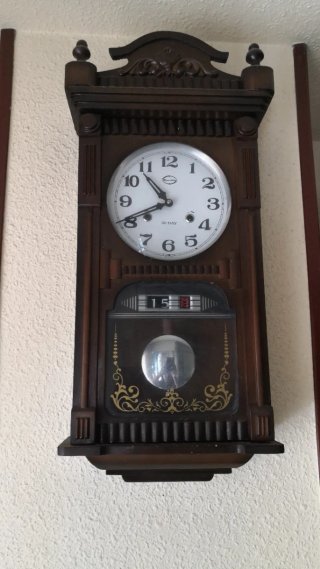 Reloj de Pared Antiguo de Madera