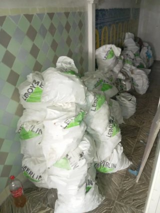 Retirada 50 sacos escombro - ¡A PIE DE CALLE! fáci