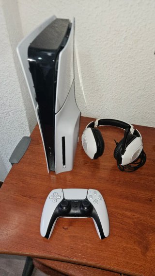 Consola PS5 Slim 1TB con Lector + Mando