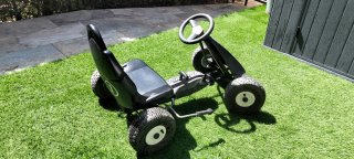 Coche de pedales