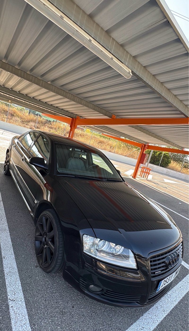 Audi A8 2007 - foto 1