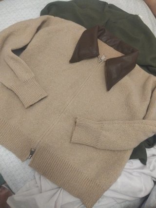 Jersey mujer beige con cuello