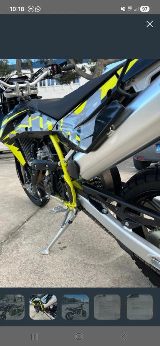 SWM SM 125R Supermoto Negra y Amarilla