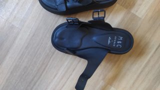 Sandalias M&C STUDIO plataforma negras