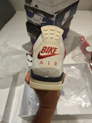 Jordan 4