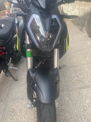 Keeway RKF 125 Negra y Amarilla