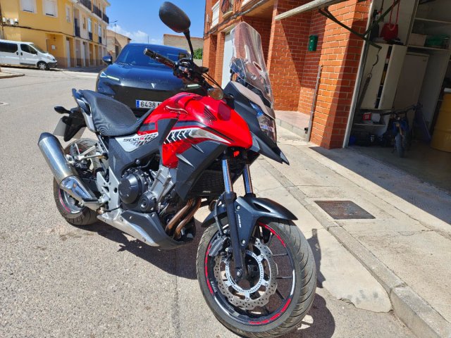 Honda CB500X Adventure Roja y Negra