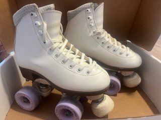 Patines de 4 ruedas blancos talla 33