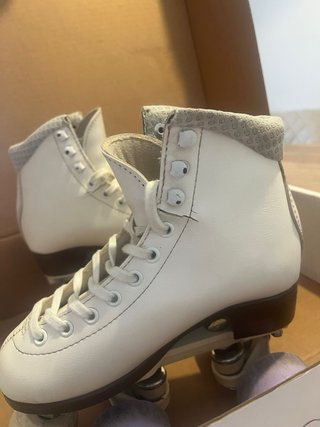 Patines de 4 ruedas blancos talla 33