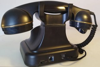 Teléfono de estilo retro con un diseño inspirado .