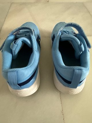 Zapatillas Nike niño running Dynamic Fit talla 35