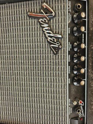 Guitarra Squier Stratocaster Fender + Amplificador
