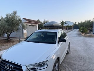 Cofre portaequipaje coche gris y negro