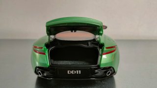 Aston Martin DB11 Autoart 1:18