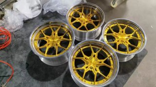 Llantas Doradas 2 piezas. 5x 120 C.B: 72.56