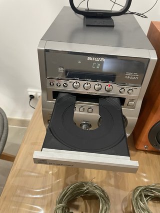 Microcadena Aiwa con CD y Radio XR-EM71