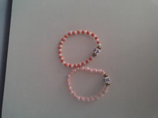 Pulseras hechas a mano con abalorios