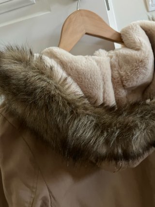 Abrigo Massimo Dutti niña beige Talla 13-14.