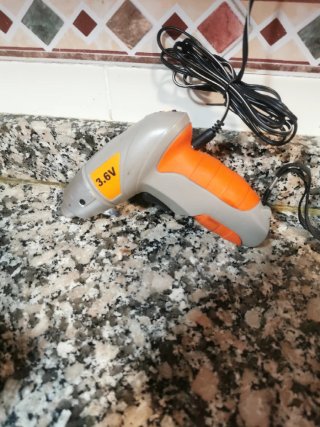 Atornillador a batería 3.6V