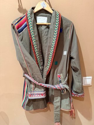 Chaqueta Zara bordada multicolor