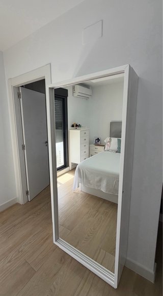 Dormitorio completo: mesitas, cómoda, zapatero