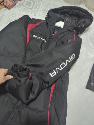 Chaqueta Givova Negra y Roja