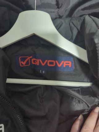 Chaqueta Givova Negra y Roja