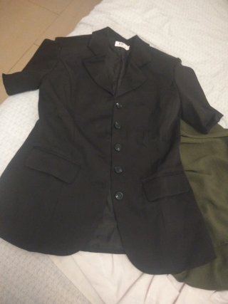 Chaqueta negra mujer manga corta