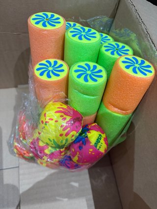 Juguetes acuáticos: pistolas y pelotas 8 unidades