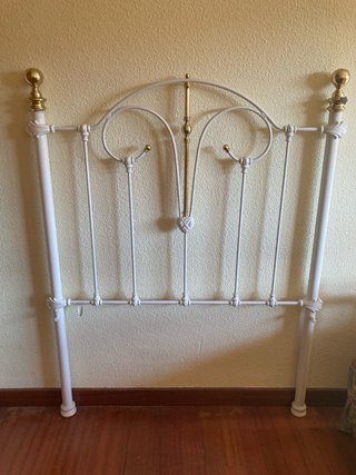 Cabecero de cama antiguo metal blanco y dorado