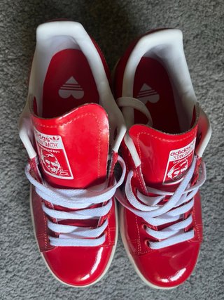 Zapatillas Adidas Stan Smith Rojas Charol Corazón