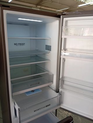 Frigorífico Haier 330L Combi de 3 puertas inox
