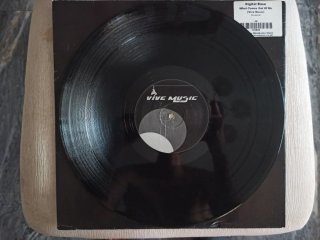 Digital Base - What Comes Out Vinilo Breakbeat