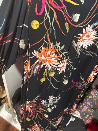 Vestido H&M estampado floral negro