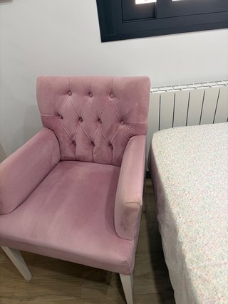 Sillón rosa capitoné