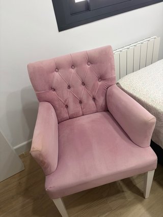 Sillón rosa capitoné