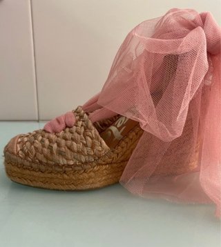 Alpargatas cuña Vidorreta beige y rosa