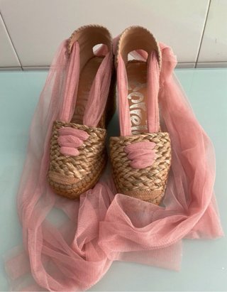 Alpargatas cuña Vidorreta beige y rosa