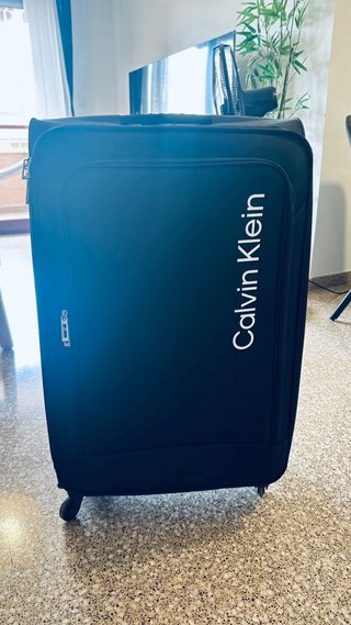 Maleta de viaje Calvin Klein negra